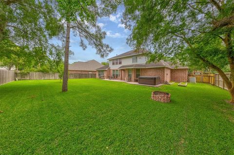 Single Family Residence in Friendswood TX 1308 Buttonwood Drive 47.jpg