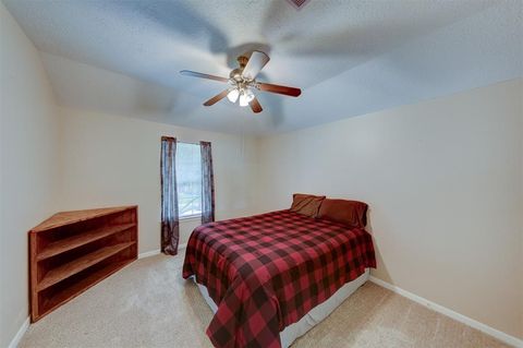 Single Family Residence in Friendswood TX 1308 Buttonwood Drive 36.jpg