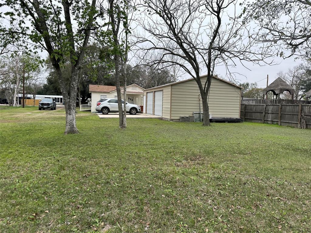 710 SE Milam Avenue, Eagle Lake, Texas image 3