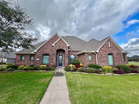 A home in Angleton