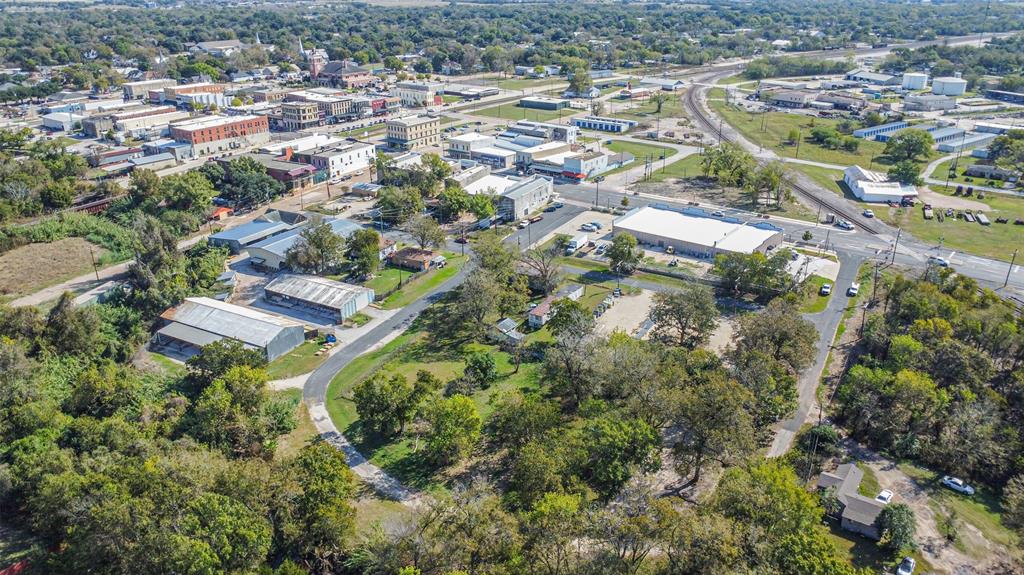 Chase Street, Navasota, Texas image 5