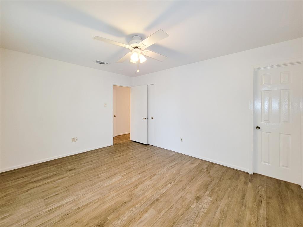 403 Oak Vista Drive, Friendswood, Texas image 19