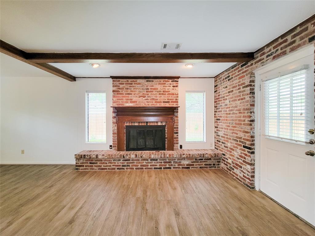 403 Oak Vista Drive, Friendswood, Texas image 6