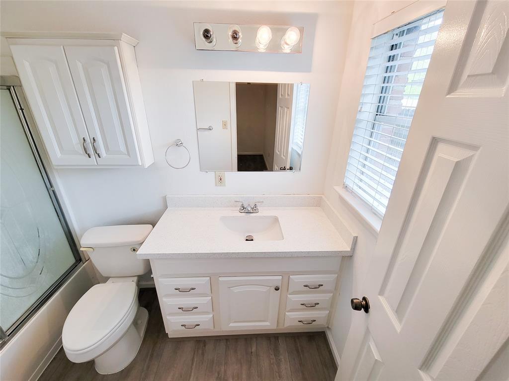 403 Oak Vista Drive, Friendswood, Texas image 21