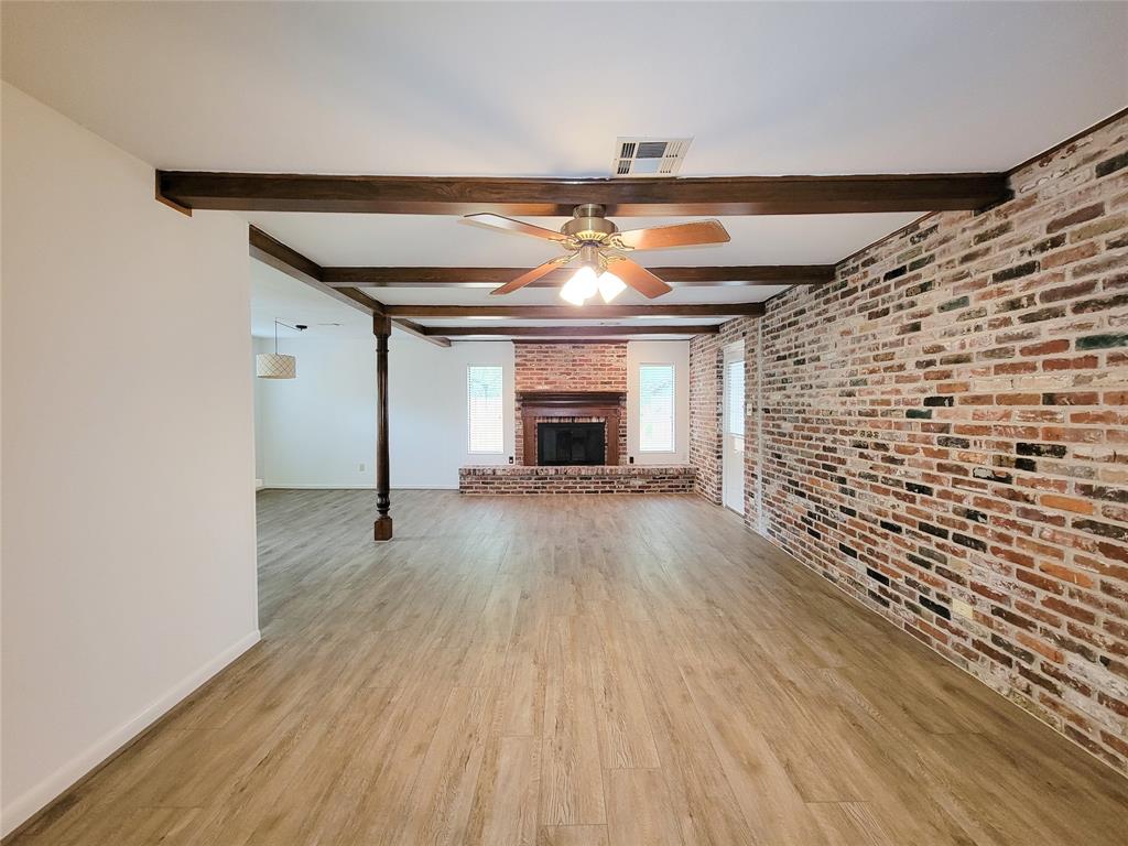 403 Oak Vista Drive, Friendswood, Texas image 3