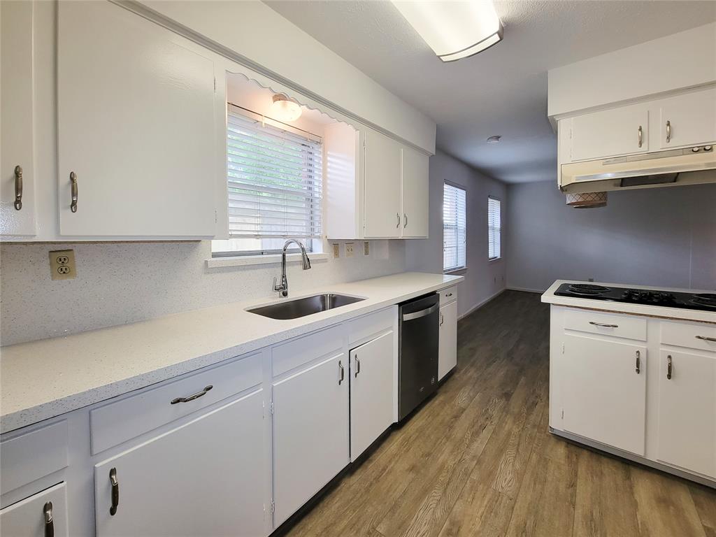403 Oak Vista Drive, Friendswood, Texas image 11