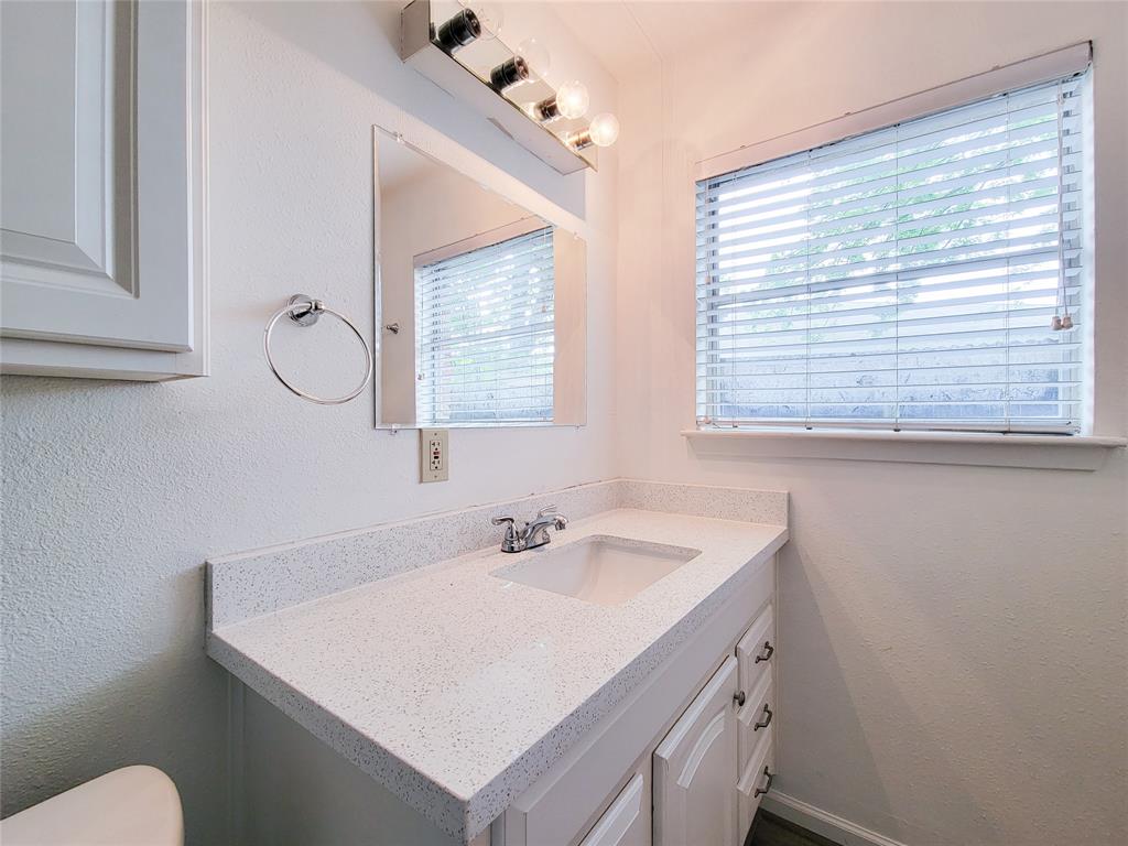 403 Oak Vista Drive, Friendswood, Texas image 23