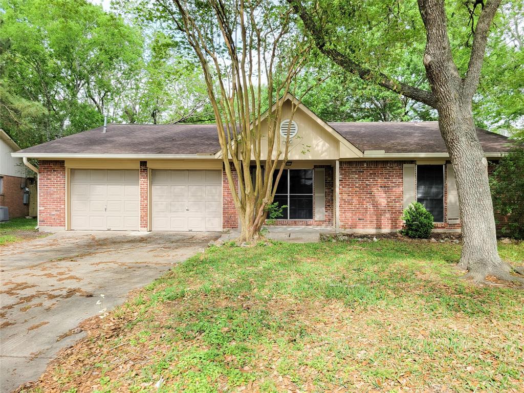403 Oak Vista Drive, Friendswood, Texas image 1