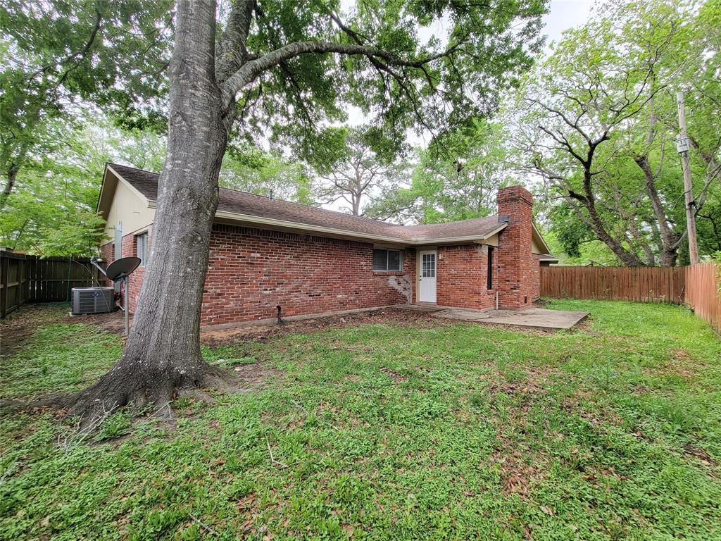 403 Oak Vista Drive, Friendswood, Texas image 30