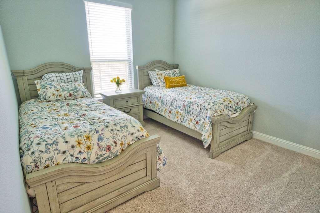 1162 Quarter Horse Trail, Angleton, Texas image 17