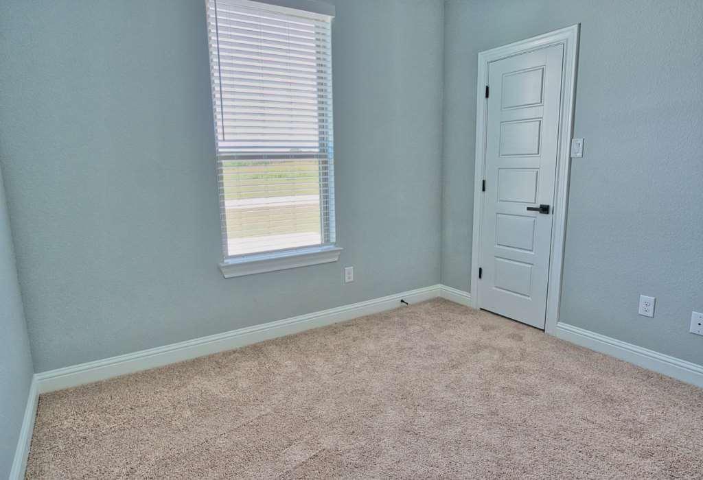 1162 Quarter Horse Trail, Angleton, Texas image 19