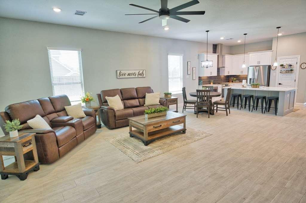 1162 Quarter Horse Trail, Angleton, Texas image 12
