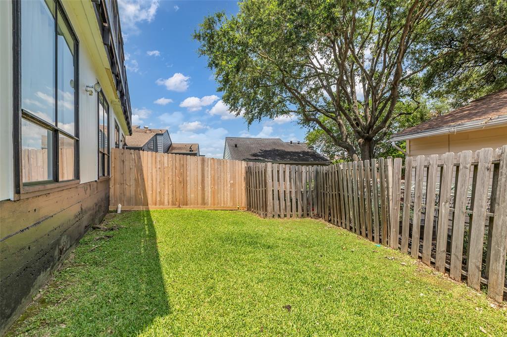 60 April Point Drive, Conroe, Texas image 29