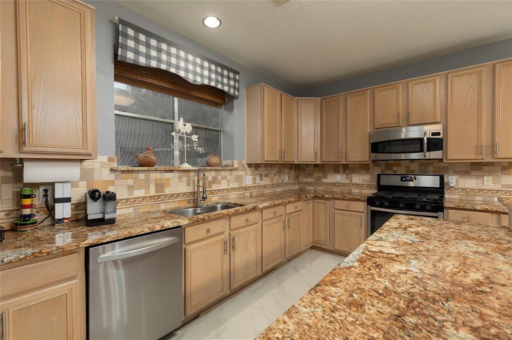 19822 Creek Bend Trail, Houston, Texas image 26