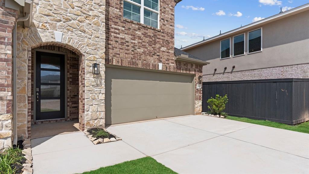 2835 Red Rosehip Drive