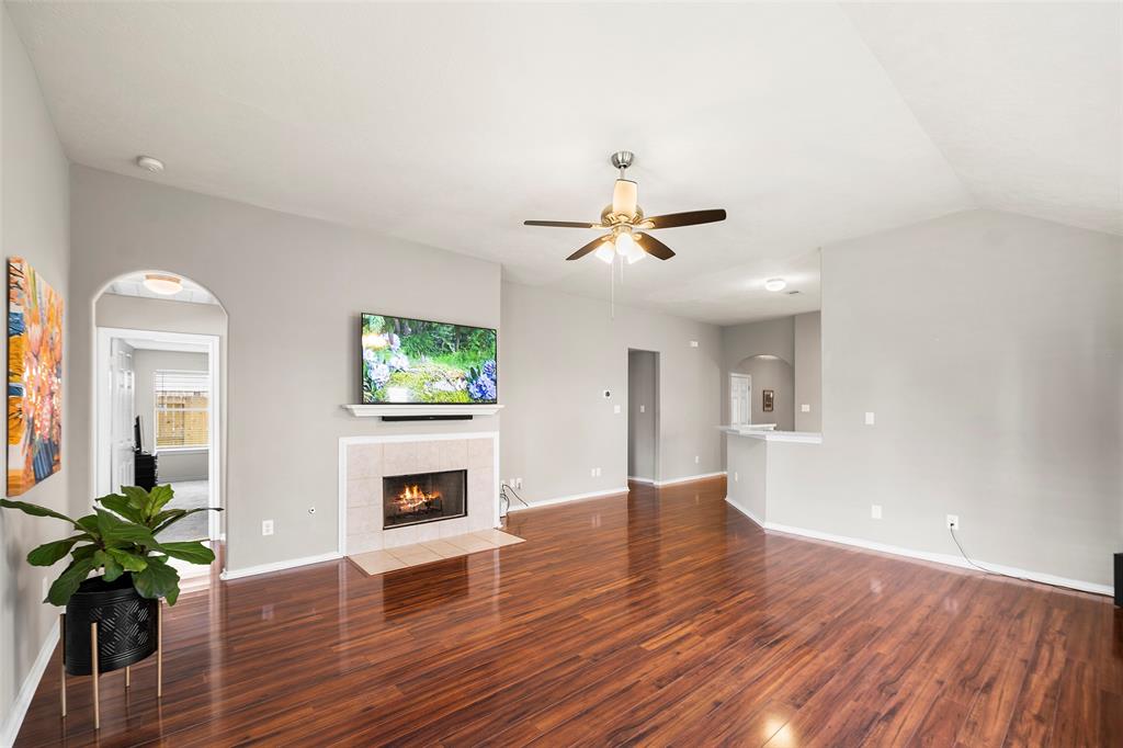 6541 Canyon Mist Lane, Dickinson, Texas image 8