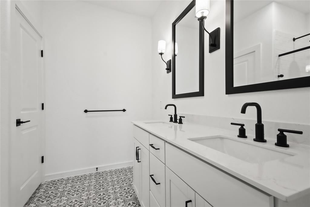 221 Bowie Creek Drive, Dayton, Texas image 18