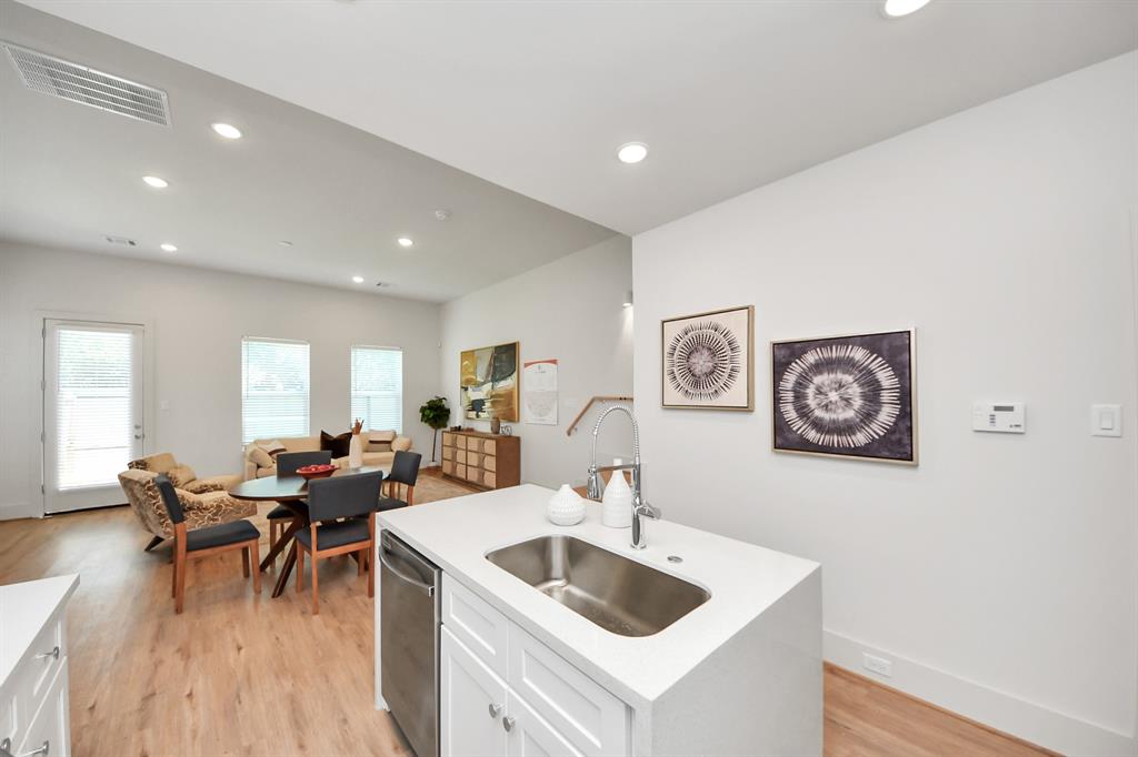1053 Glenn Avenue, Houston, Texas image 14