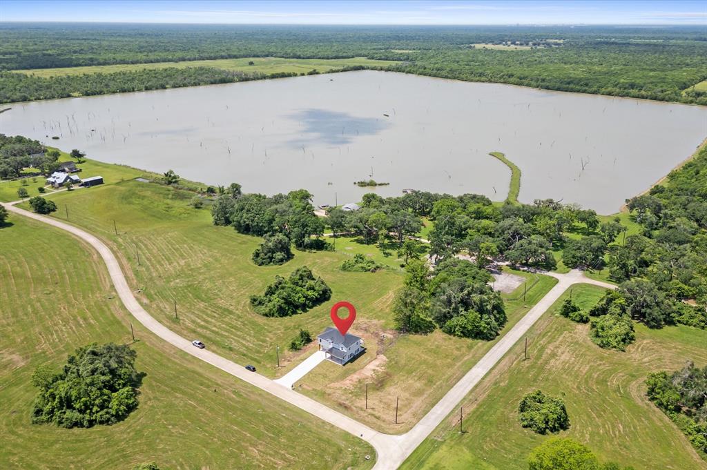 106 Pony Trail, Angleton, Texas image 1