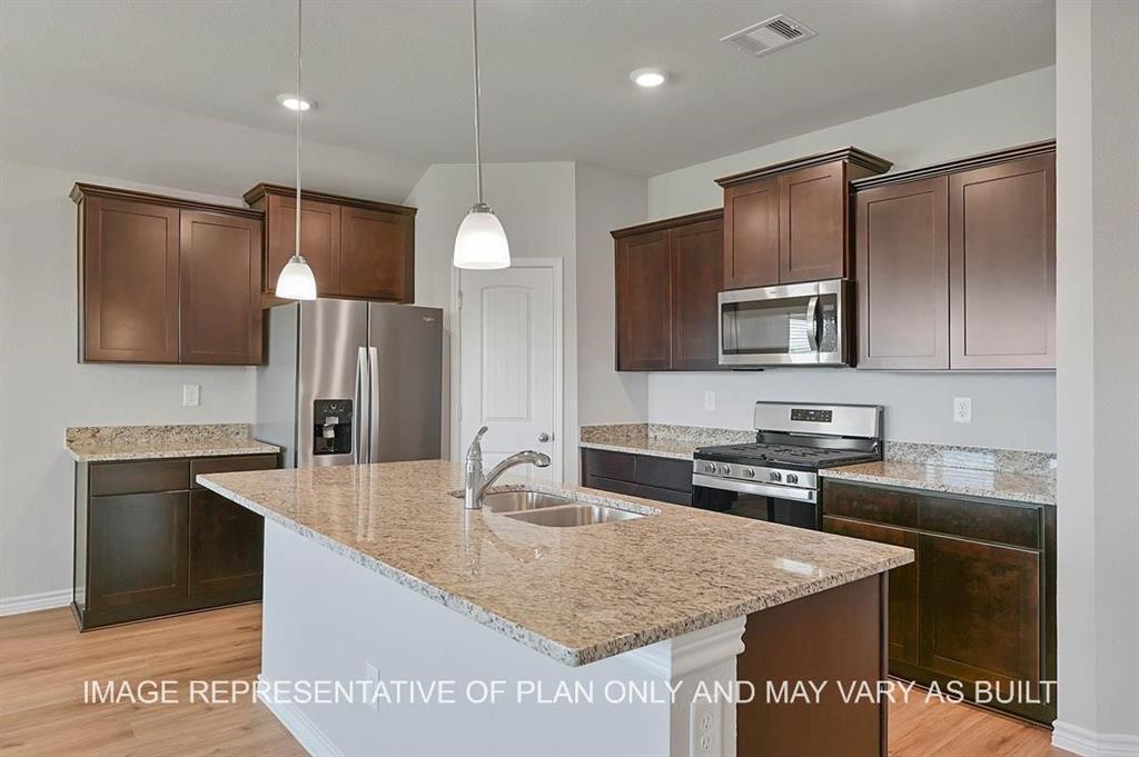 910 Legrand Street, Brenham, Texas image 2