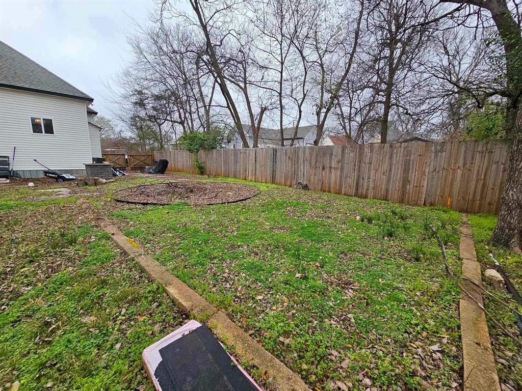 1010 N Howard Street, Palestine, Texas image 30