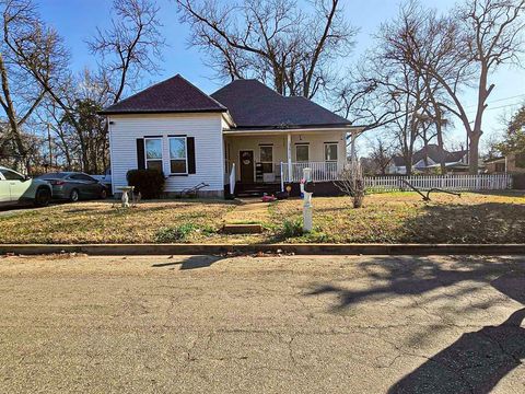 Photo of 1010 N Howard Street, Palestine, TX 75801 (MLS # 44251091) Photo of 1010 N Howard Street, Palestine, TX 75801 (MLS # 44251091)