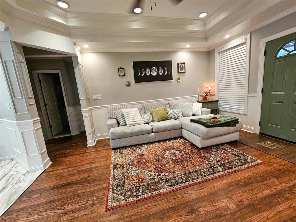 1010 N Howard Street, Palestine, Texas image 4