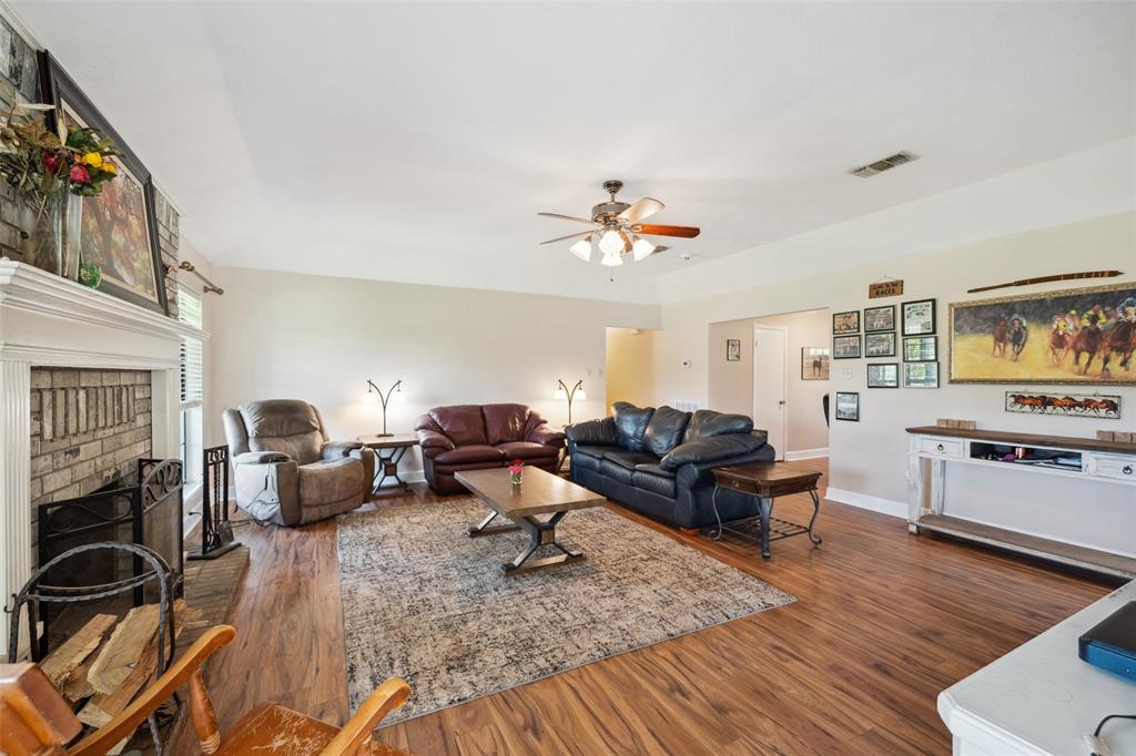 141 Robinson Road, Huntsville, Texas image 10