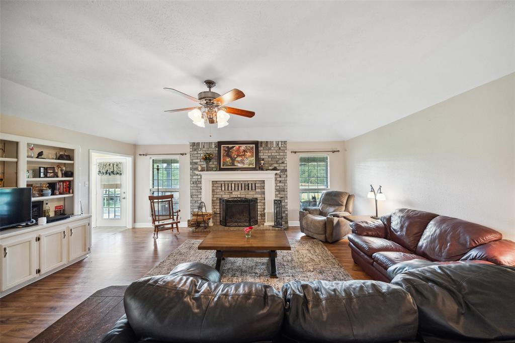 141 Robinson Road, Huntsville, Texas image 11