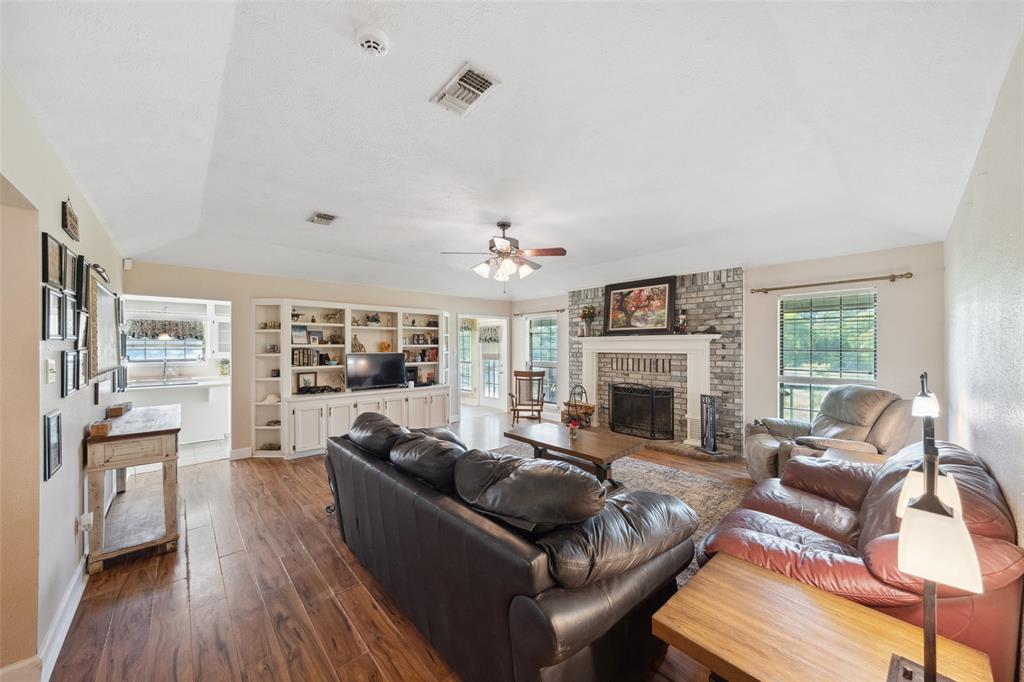 141 Robinson Road, Huntsville, Texas image 14