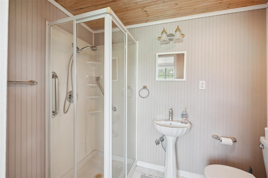 141 Robinson Road, Huntsville, Texas image 25