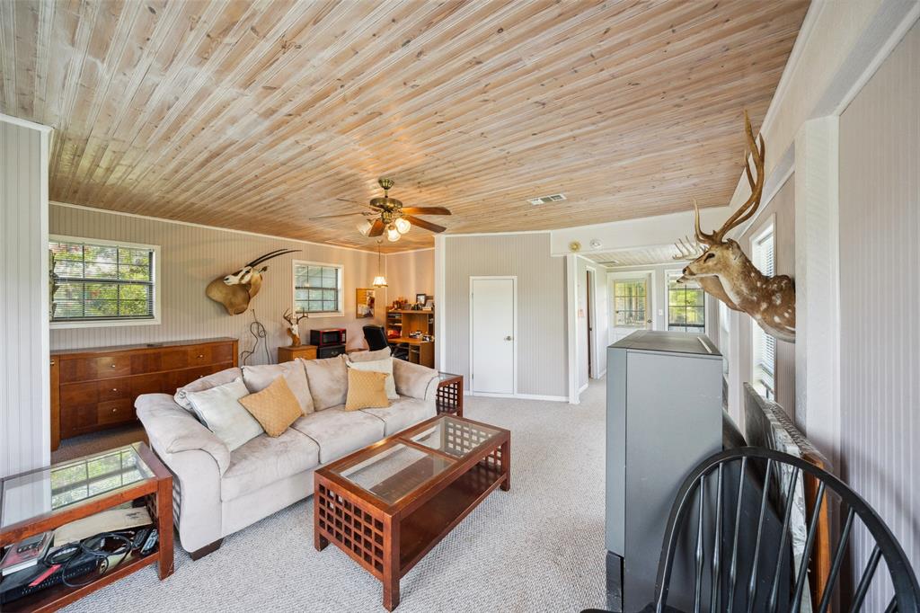 141 Robinson Road, Huntsville, Texas image 23