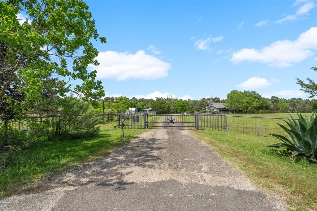 141 Robinson Road, Huntsville, Texas image 27