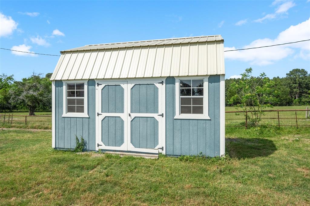 141 Robinson Road, Huntsville, Texas image 37