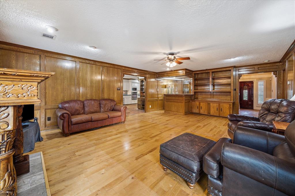 5718 Glenmere Lane, Spring, Texas image 8
