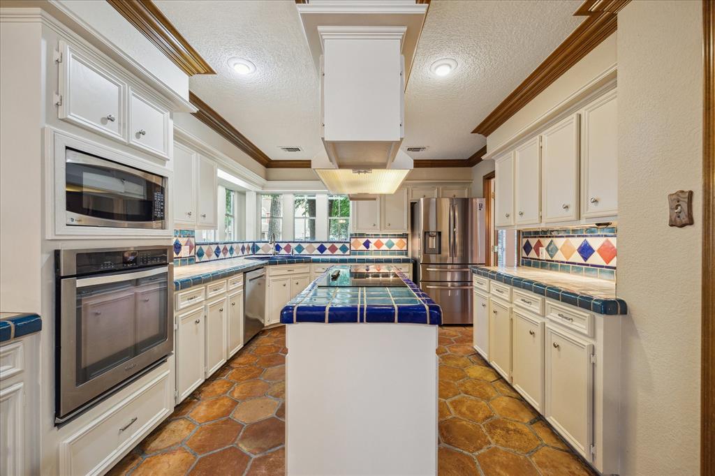 5718 Glenmere Lane, Spring, Texas image 11