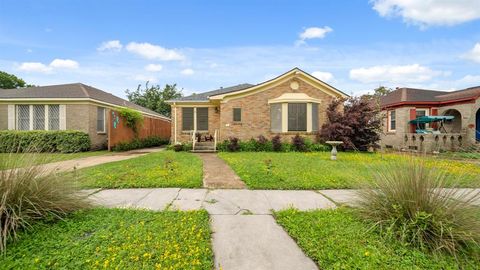 Single Family Residence in Galveston TX 4901 Wharton Drive.jpg