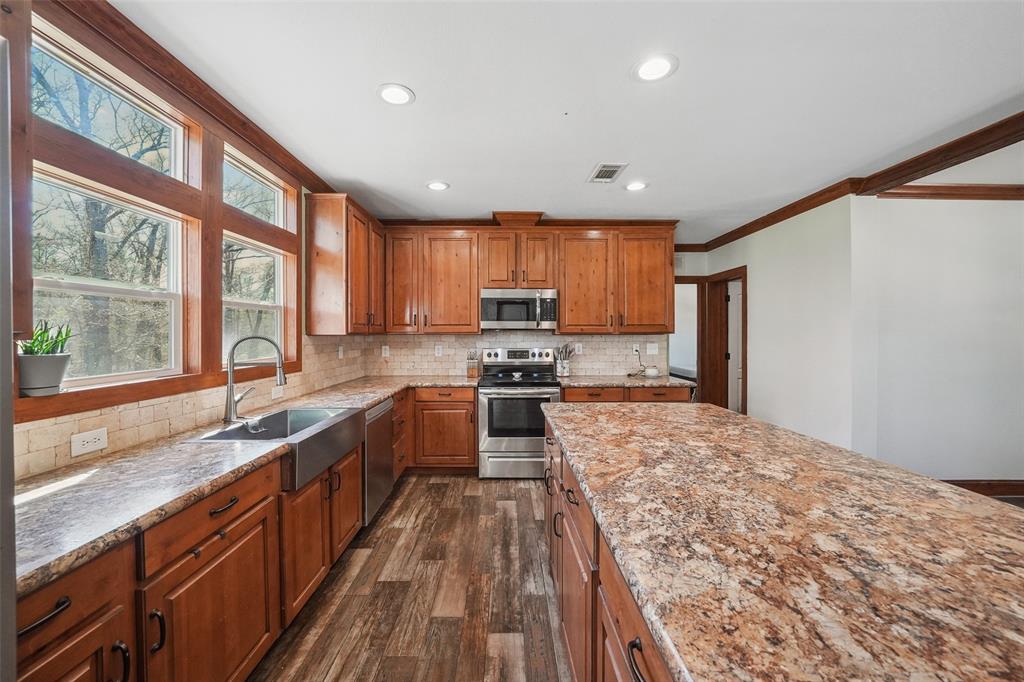 625 Birdwell Road, Bedias, Texas image 11
