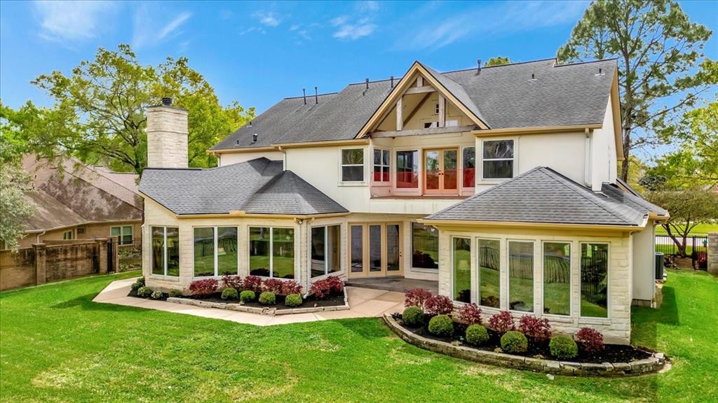 2023 Greenwood Oaks Drive