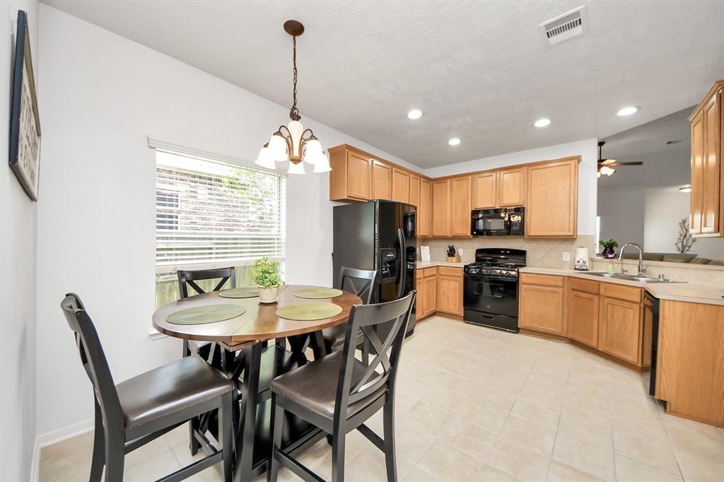 5018 Wimberly Lane, Baytown, Texas image 4