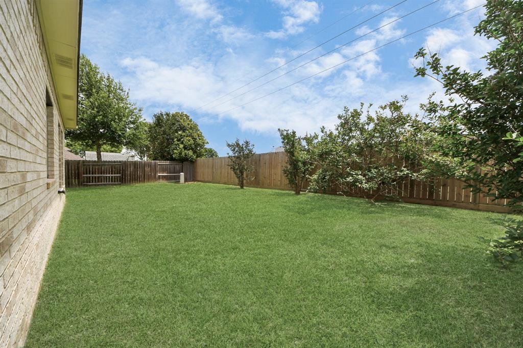 5018 Wimberly Lane, Baytown, Texas image 31