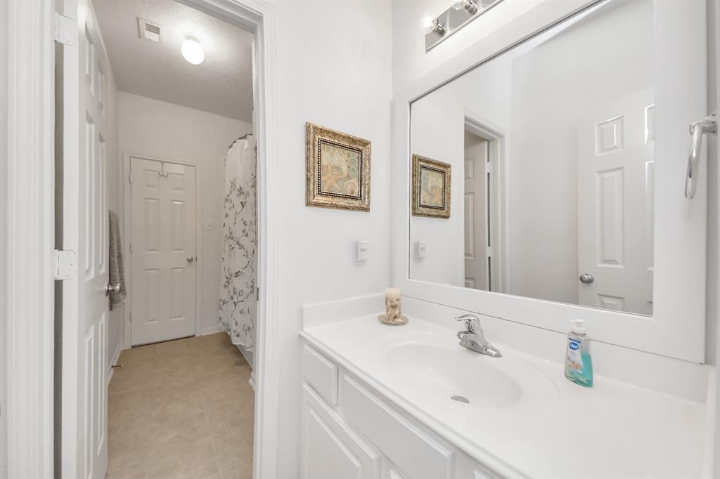5018 Wimberly Lane, Baytown, Texas image 20