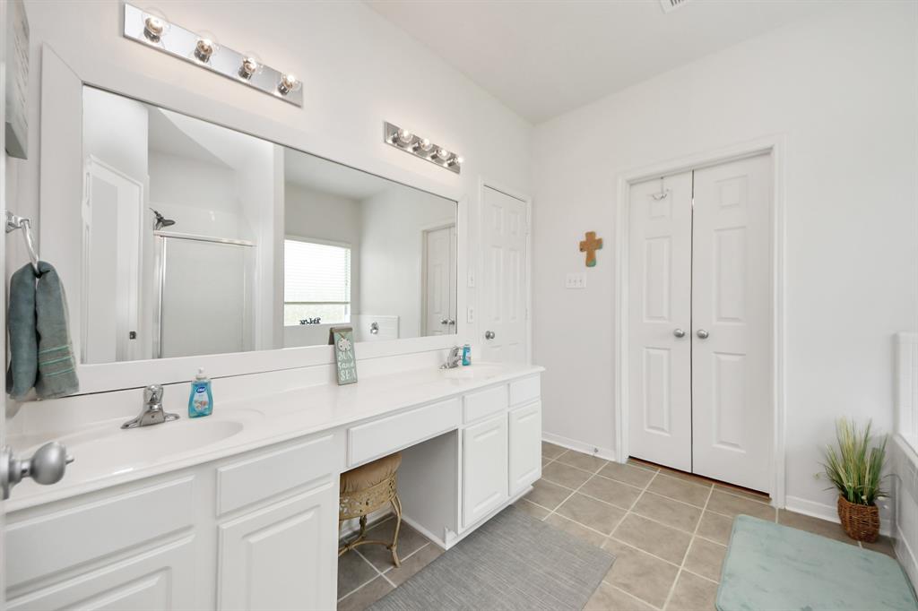 5018 Wimberly Lane, Baytown, Texas image 15