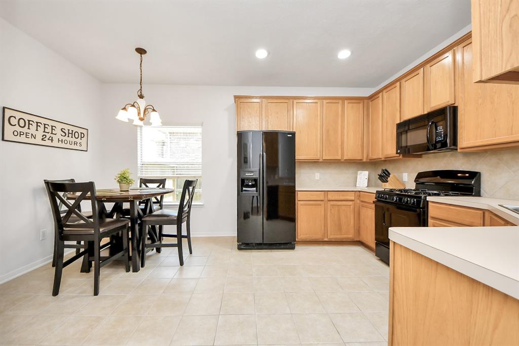 5018 Wimberly Lane, Baytown, Texas image 7