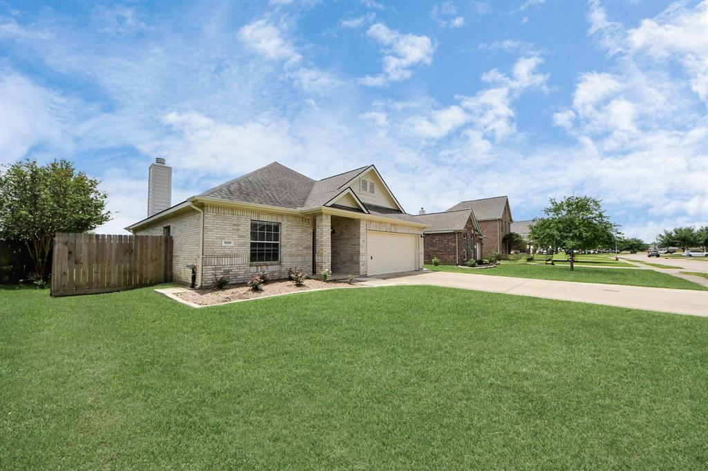5018 Wimberly Lane, Baytown, Texas image 32