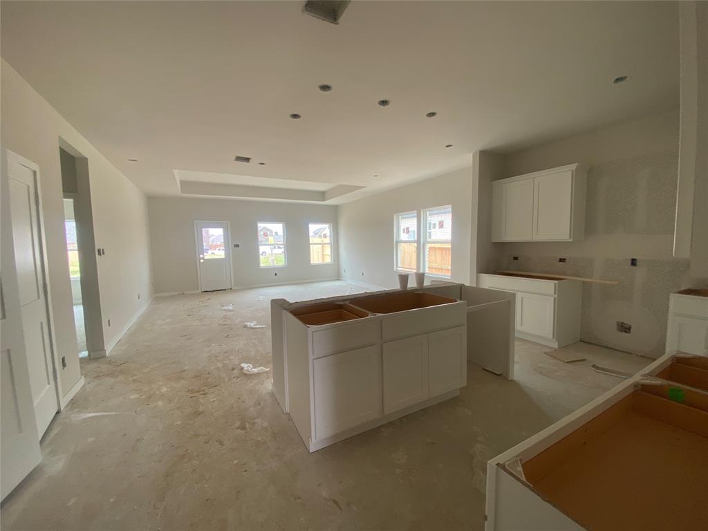 5815 Capri Forest Drive, Katy, Texas image 6