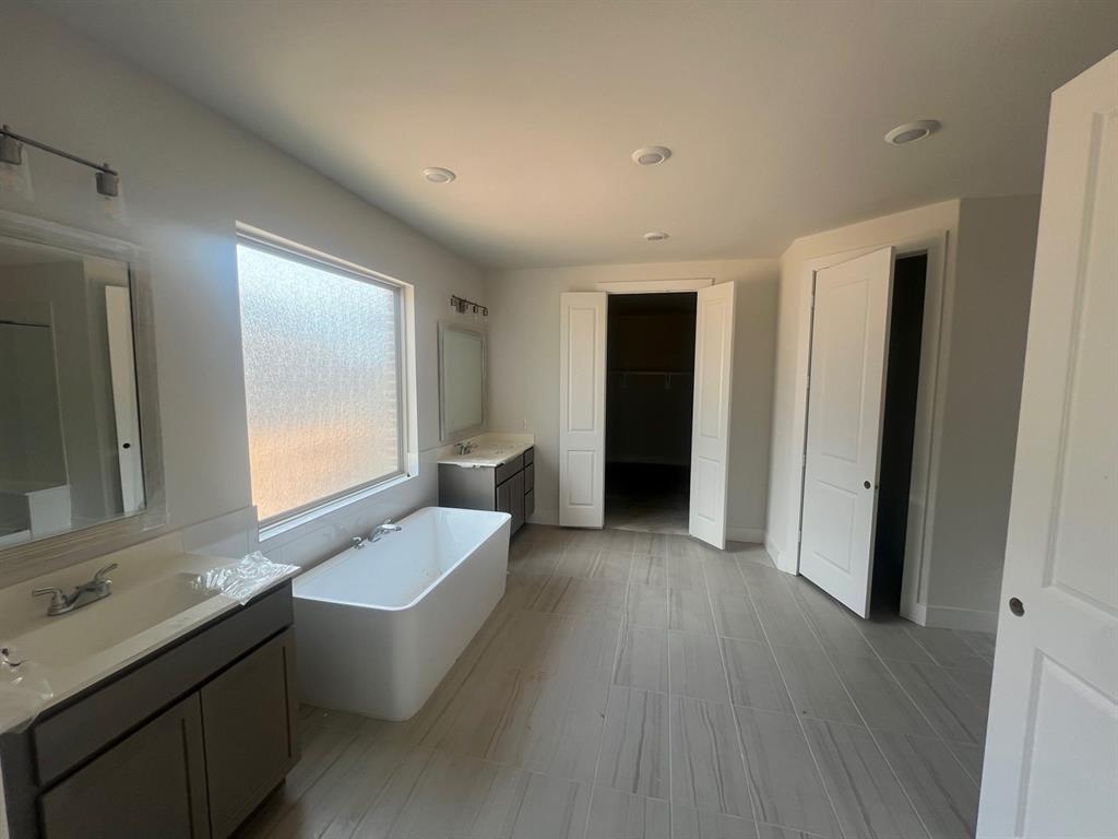 201 Sandhill Grove Trail, Waller, Texas image 9