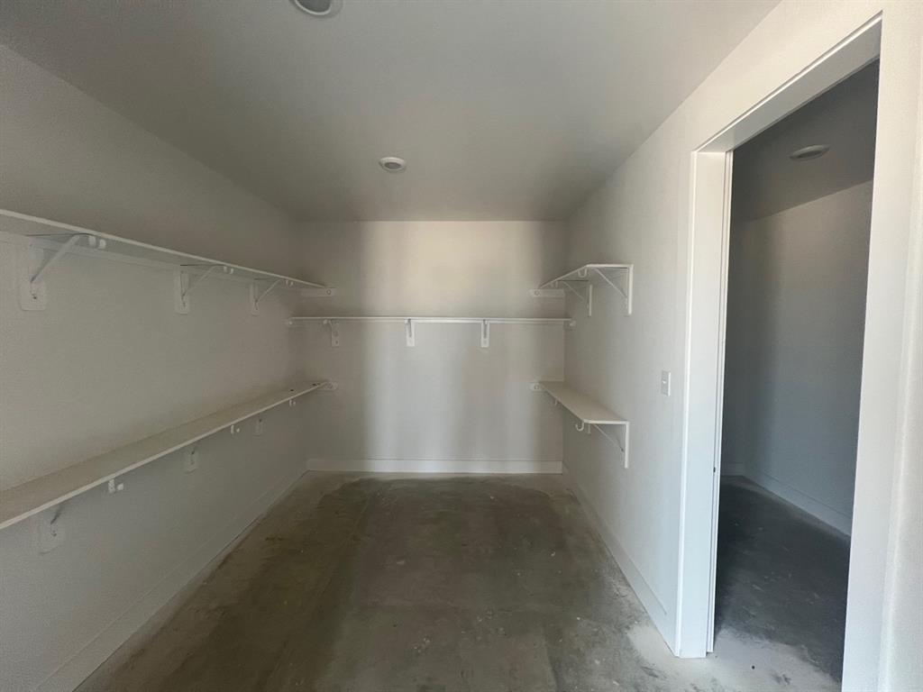 201 Sandhill Grove Trail, Waller, Texas image 11