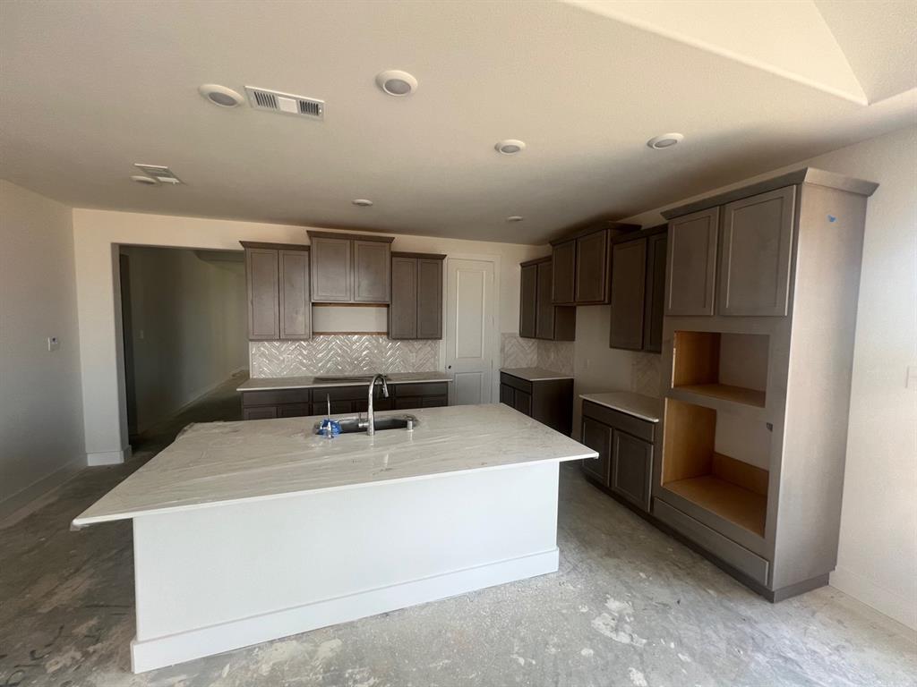 201 Sandhill Grove Trail, Waller, Texas image 4