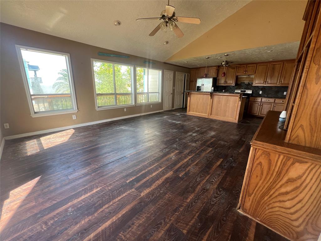 115 12th Street, Dickinson, Texas image 3